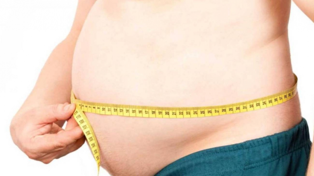 Circunferencia de la cintura de una persona obesa
