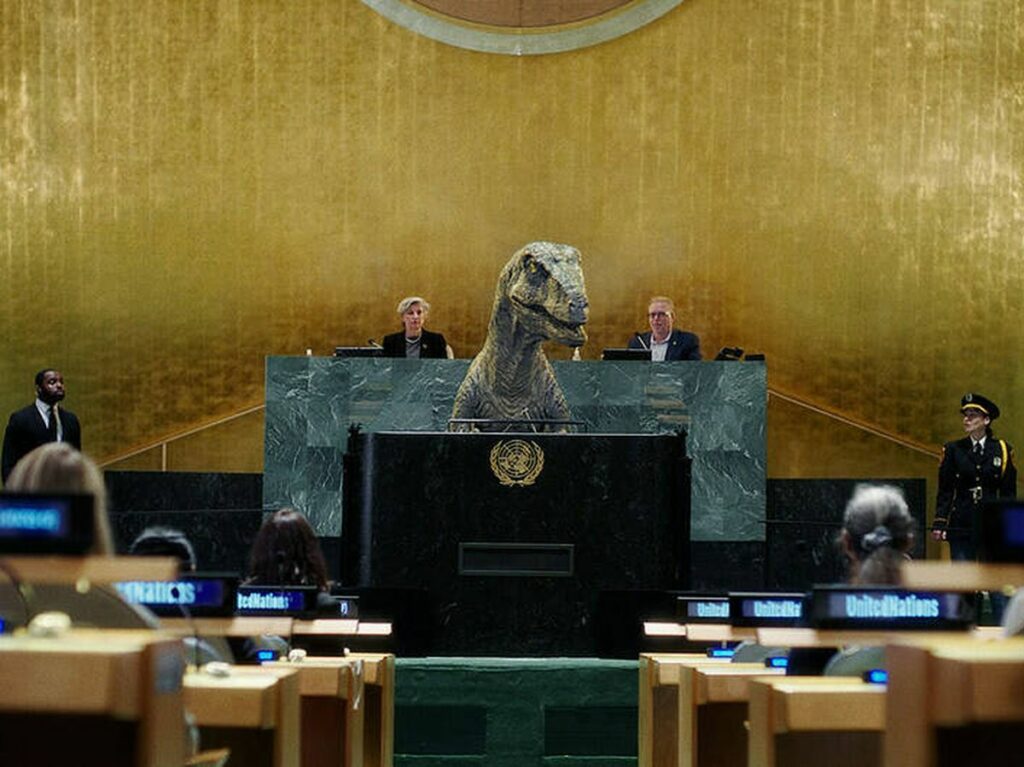 Dinosaurio irrumpe en la ONU  2
