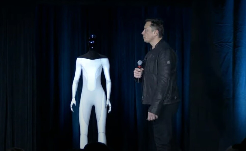 Elon Musk creará robots con personalidad humana