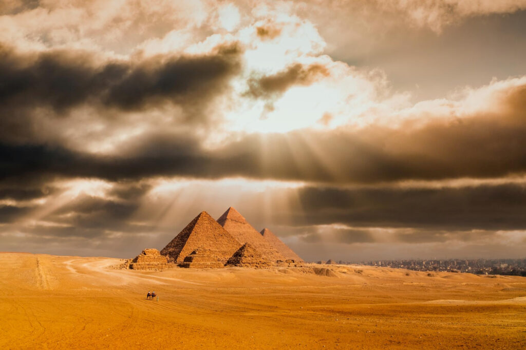 Alineación perfecta de las pirámides