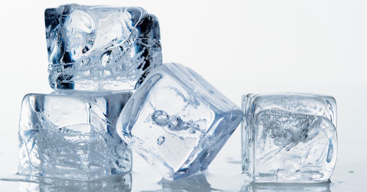 Haz cubitos de hielo más grandes |  8 formas de evitar que el hielo se derrita |  bayas de cerebro