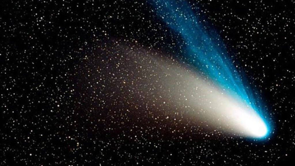 Cometa IRAS-Araki-Alcock – 4.680.000 km |  Los 8 cometas más cercanos a la Tierra |  bayas de cerebro