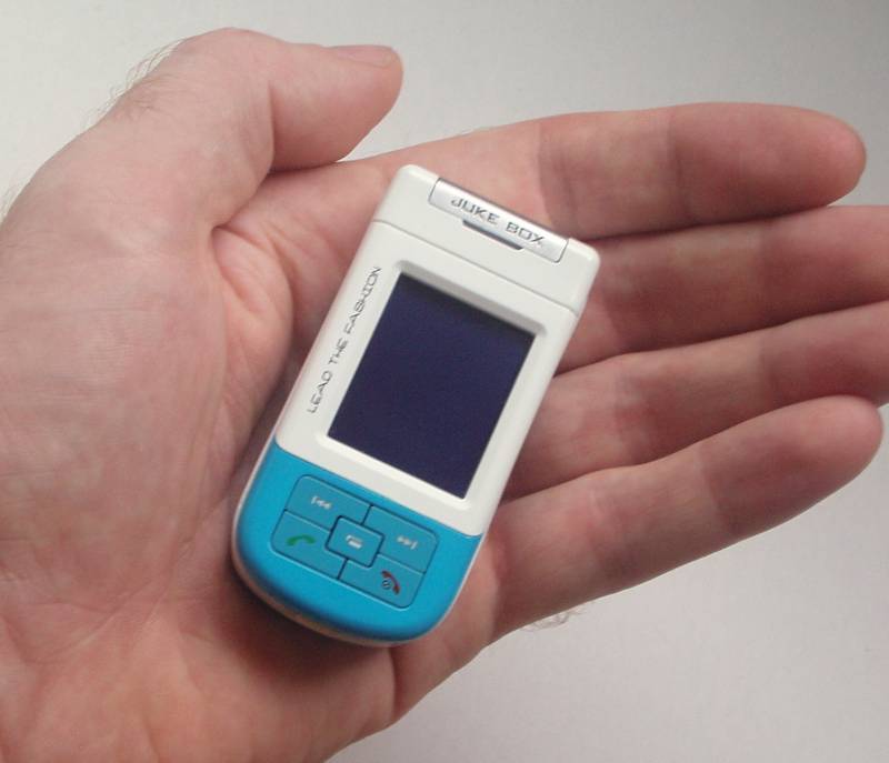 XunChi 138 |:  Los 10 teléfonos más pequeños jamás fabricados |  CerebroBerry: