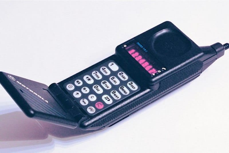 Motorola MicroTAC |  Los 8 mejores gadgets de los años 80 que definieron una década |  bayas de cerebro