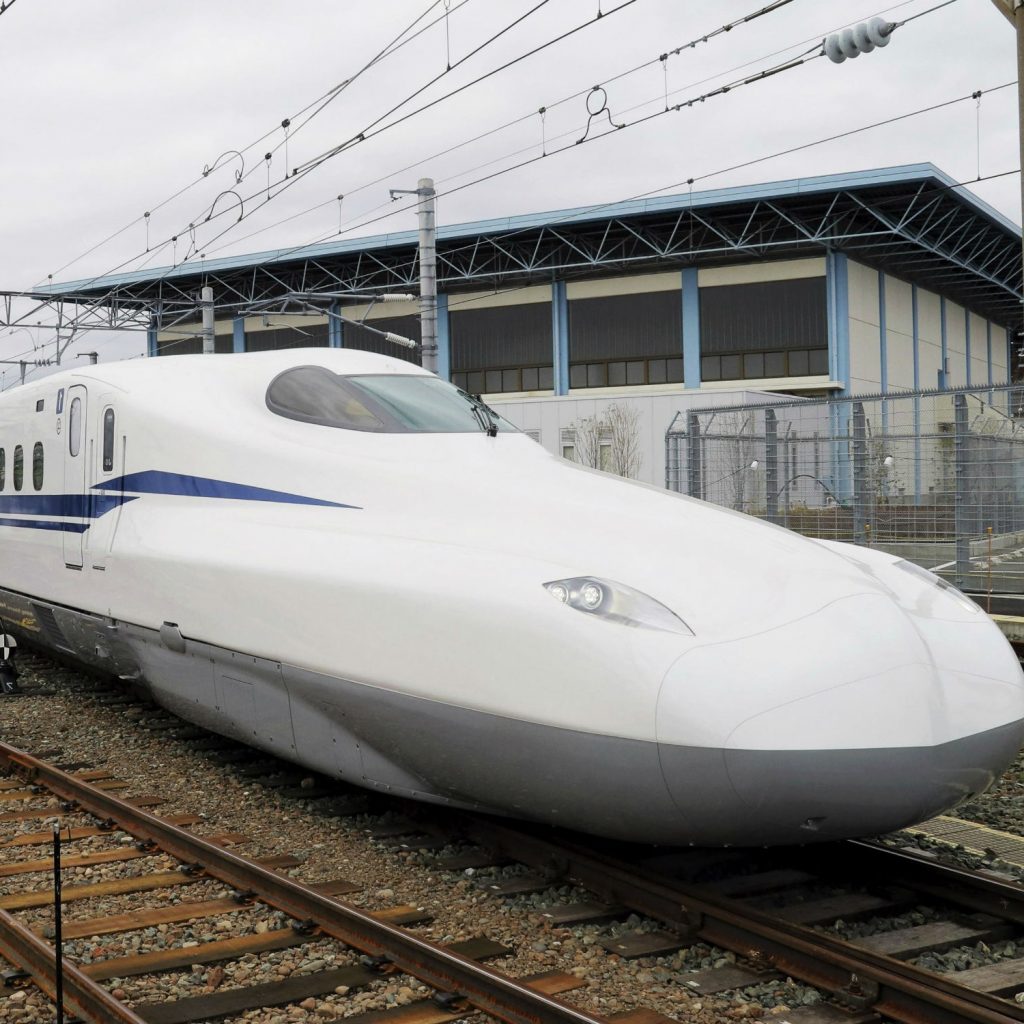     El tren bala |  8 locas técnicas japonesas cotidianas que te harán desear vivir en Japón |  bayas de cerebro